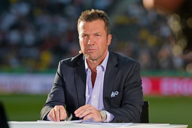 巴萨梅西进球助球队领先皇家社会（梅西破门助巴萨暂领先皇家社会）