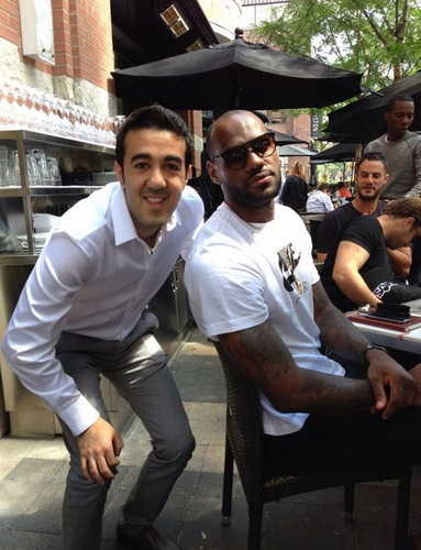 马赛反击犀利成为法甲黑马（马赛凭凌厉反击跃升为法甲黑马）