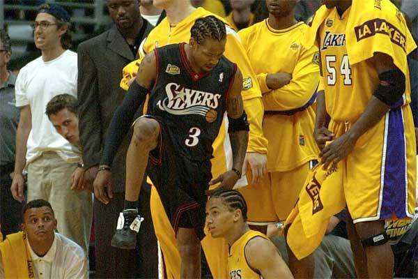 铜梁龙官方：下赛季球衣为主红客白，欢迎球迷投票27赛季球衣（铜梁龙官宣下季主红客白，启动27赛季球衣球迷投票）