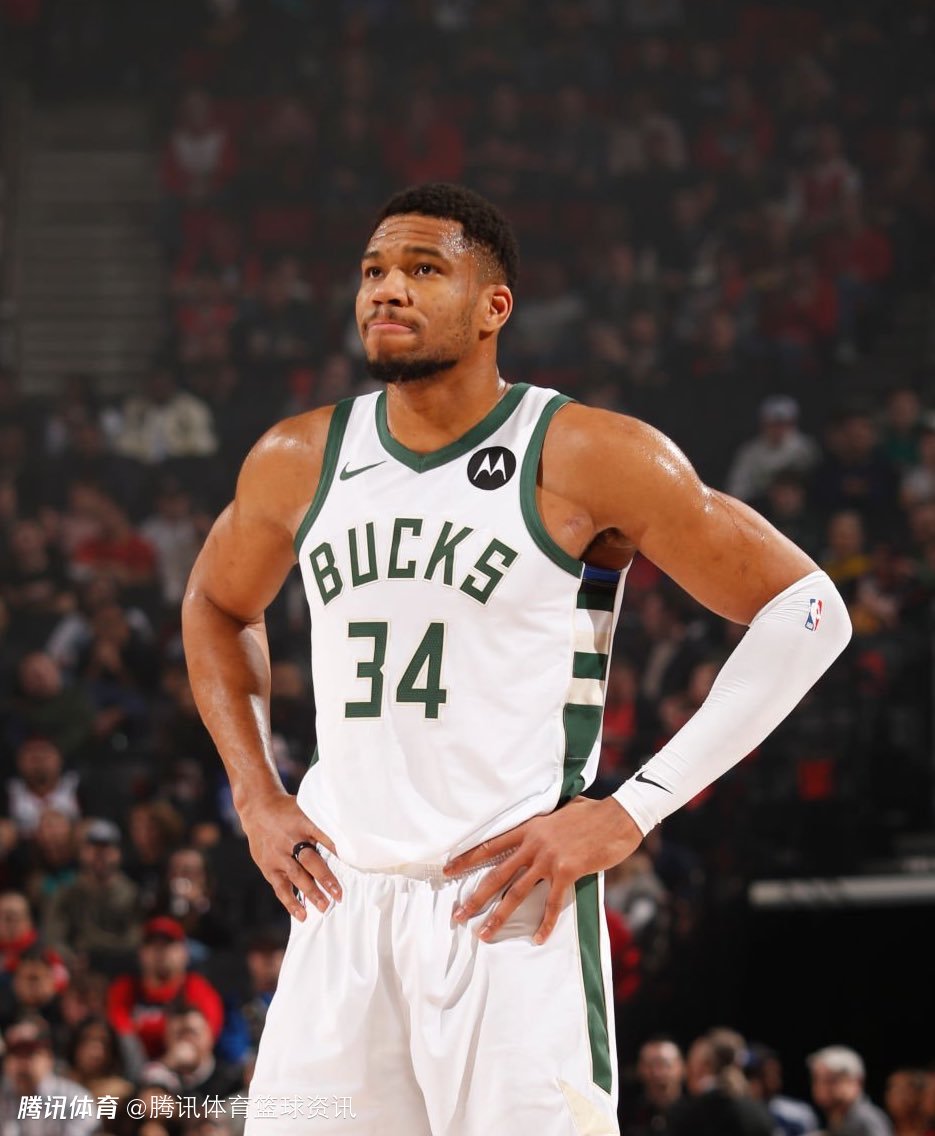 罗马诺：十多家俱乐部对梅努感兴趣；阿莫林不想看到阵容短缺（罗马诺：十余家俱乐部有意梅努；阿莫林不愿出现阵容短缺）