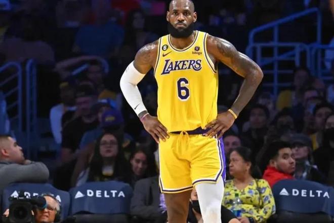 迪马：维埃拉即将下课，他不会带热那亚参加对阵萨索洛的比赛（迪马称维埃拉将下课，热那亚战萨索洛不再由他执教）