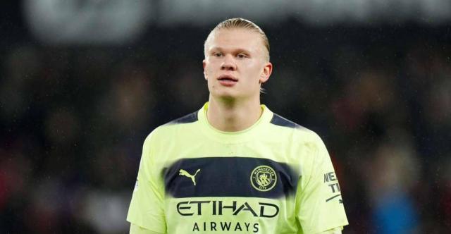 记者：昨晚阿代米和于根伟指导聊了挺久，阿代米哭了（记者：阿代米昨夜与于根伟长谈后落泪）