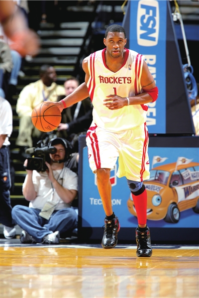 34岁阿联酋国脚奥马尔宣布退役，曾斩获亚洲足球先生（34岁阿联酋球星奥马尔宣布挂靴，曾荣膺亚洲足球先生）