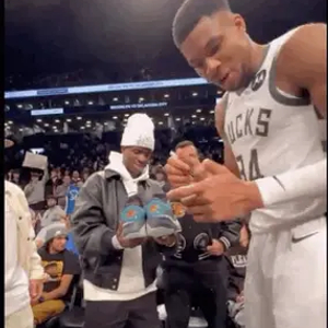 33岁的老将竟然出战CBA潜力赛，备受期待的赛事却变成了三分训练（33岁老将现身CBA潜力赛，期待之战竟成三分投篮表演）